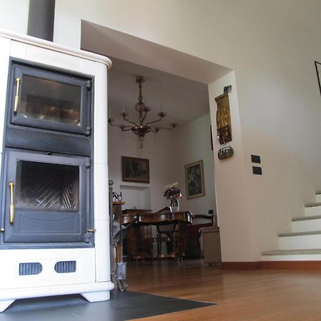 Villa Emilia Castronno Bagian luar foto