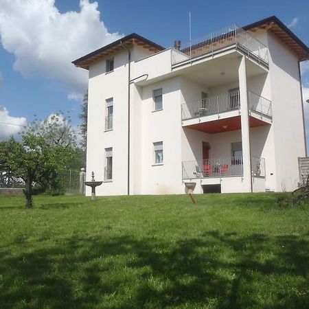 Villa Emilia Castronno Bagian luar foto