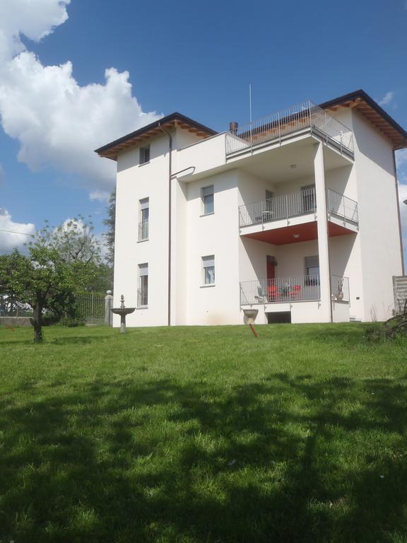 Villa Emilia Castronno Bagian luar foto